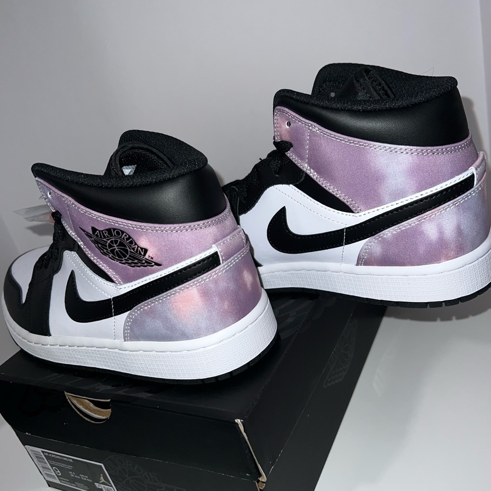 Air Jordan 1 Mid Zen Masters